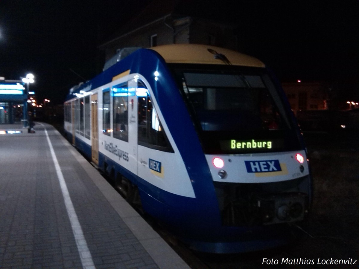 HEX VT 870 mit Ziel Bernburg im Bahnhof Halle Saale Hbf am 14.2.14 