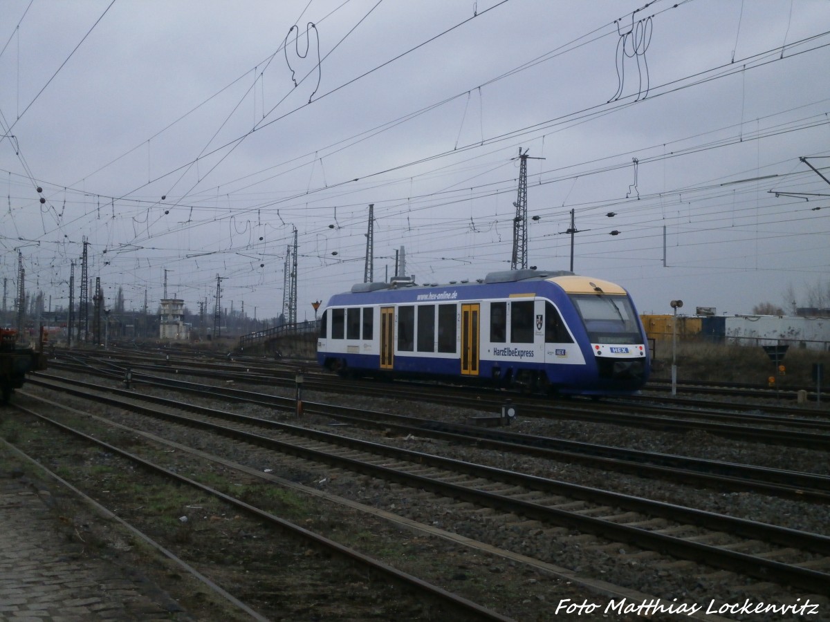 HEX VT 87X mit ziel Bernburg lsst den Hallenser Hbf hinter sich am 5.1.15