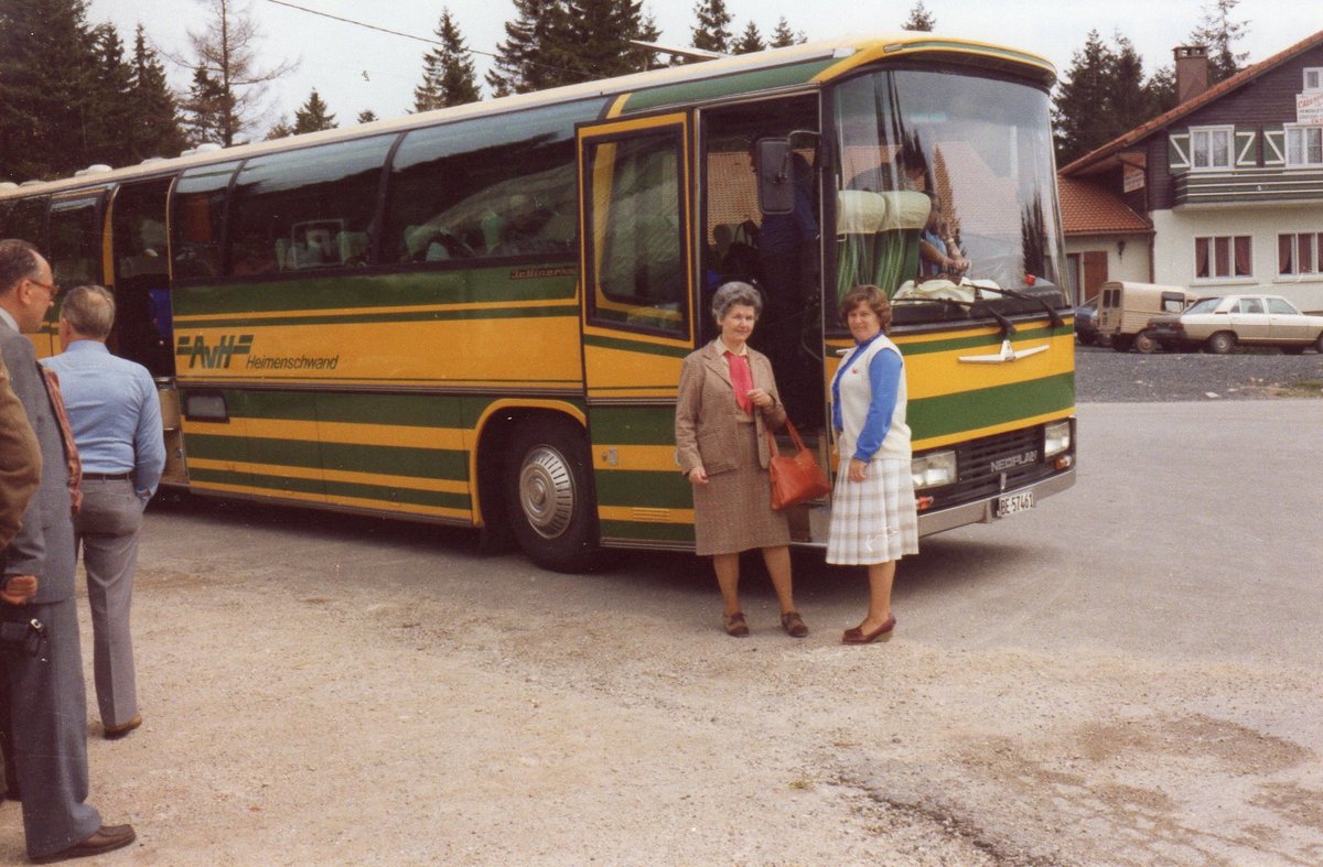 (HHT 602) - Aus dem Archiv: AvH Heimenschwand - Nr. 10/BE 57'461 - Neoplan im April 1983