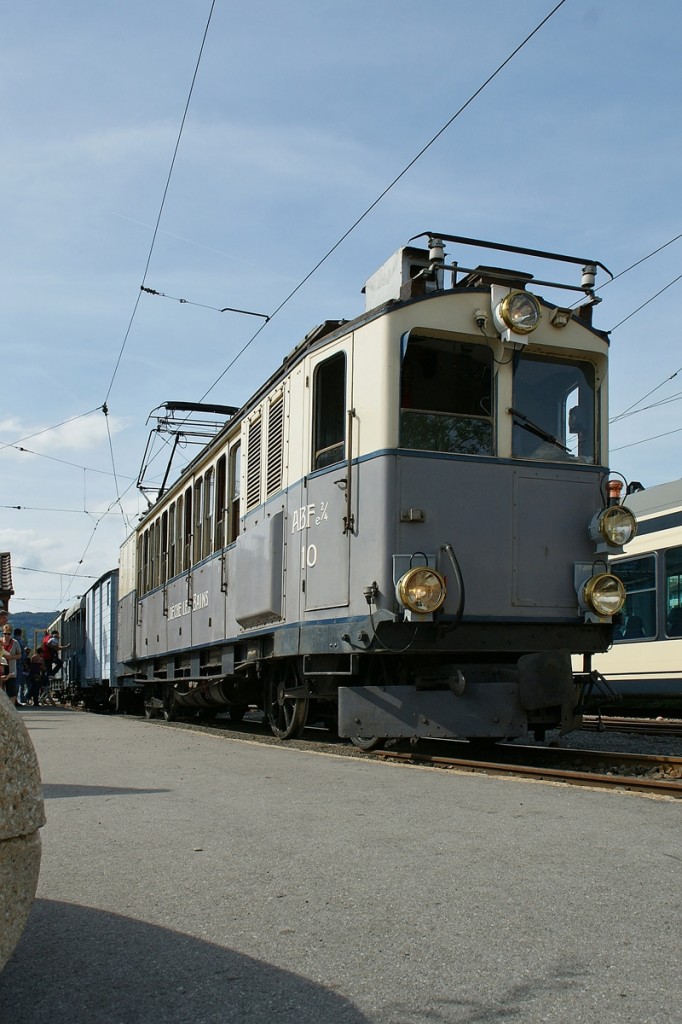 Hier nochmals der LLB Triebwagen der B-C in Blonay
12. Jui 2011