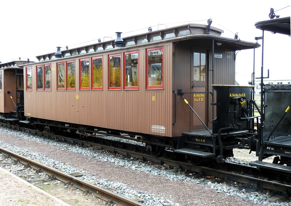 Historischer Schmalspur-Personenwagen BCC der K.Sächs.StsEB 343 K in Radebeul Ost am 11.04.2016.