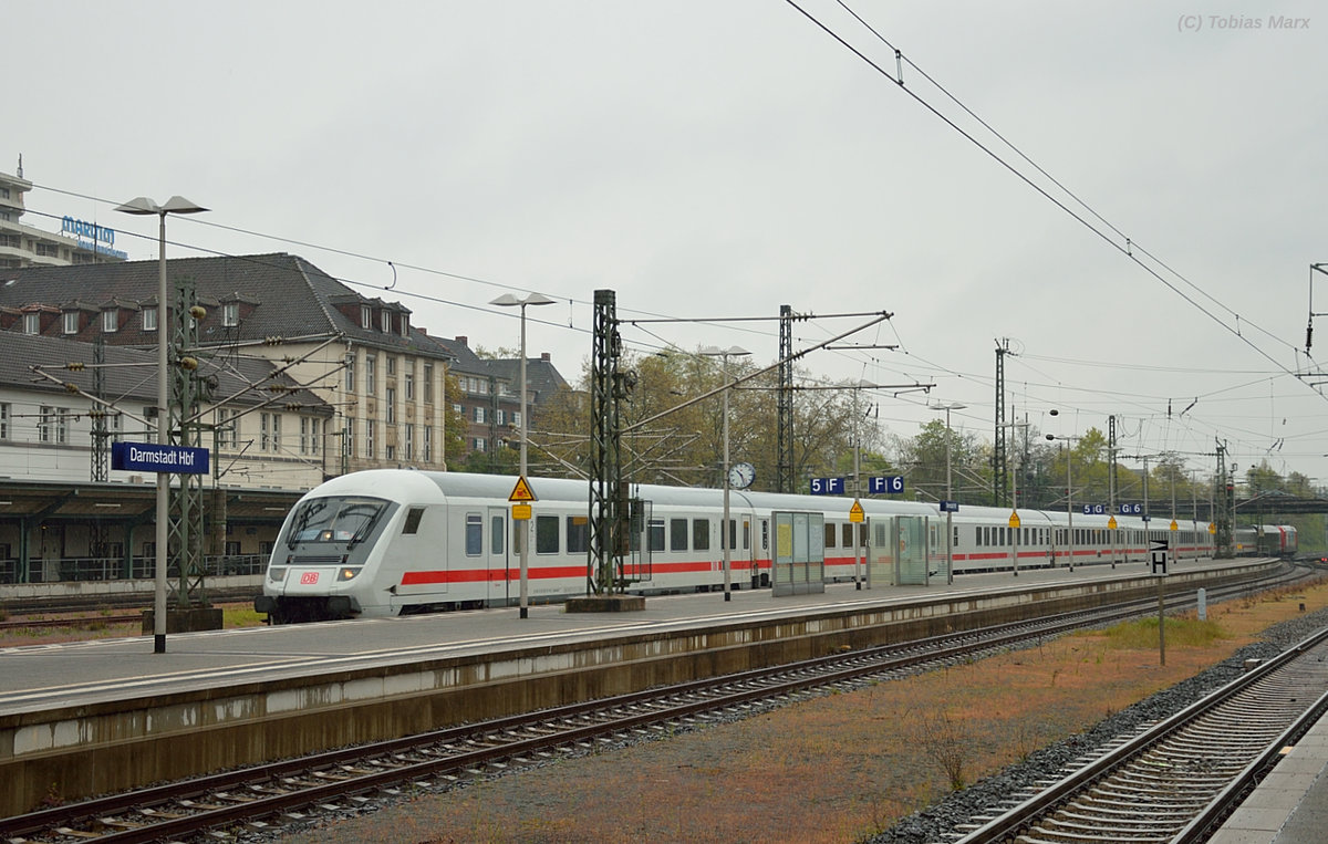 IC 2074 nach Westerland, bei der Einfahrt in Darmstadt Hbf am 23.04.2016
