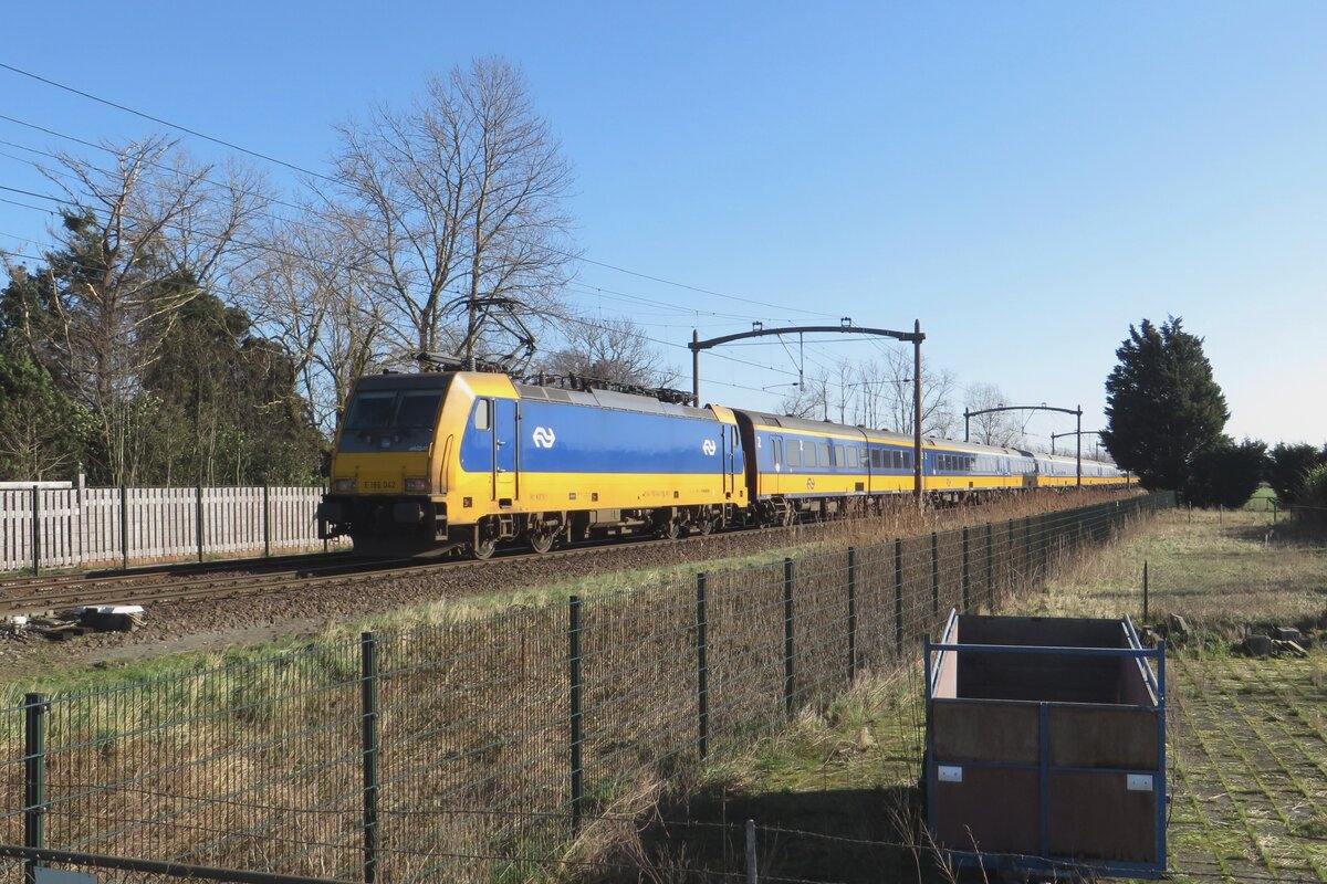 IC-Direct mit 186 042 durcheilt Hulten am 23 Februari 2022.