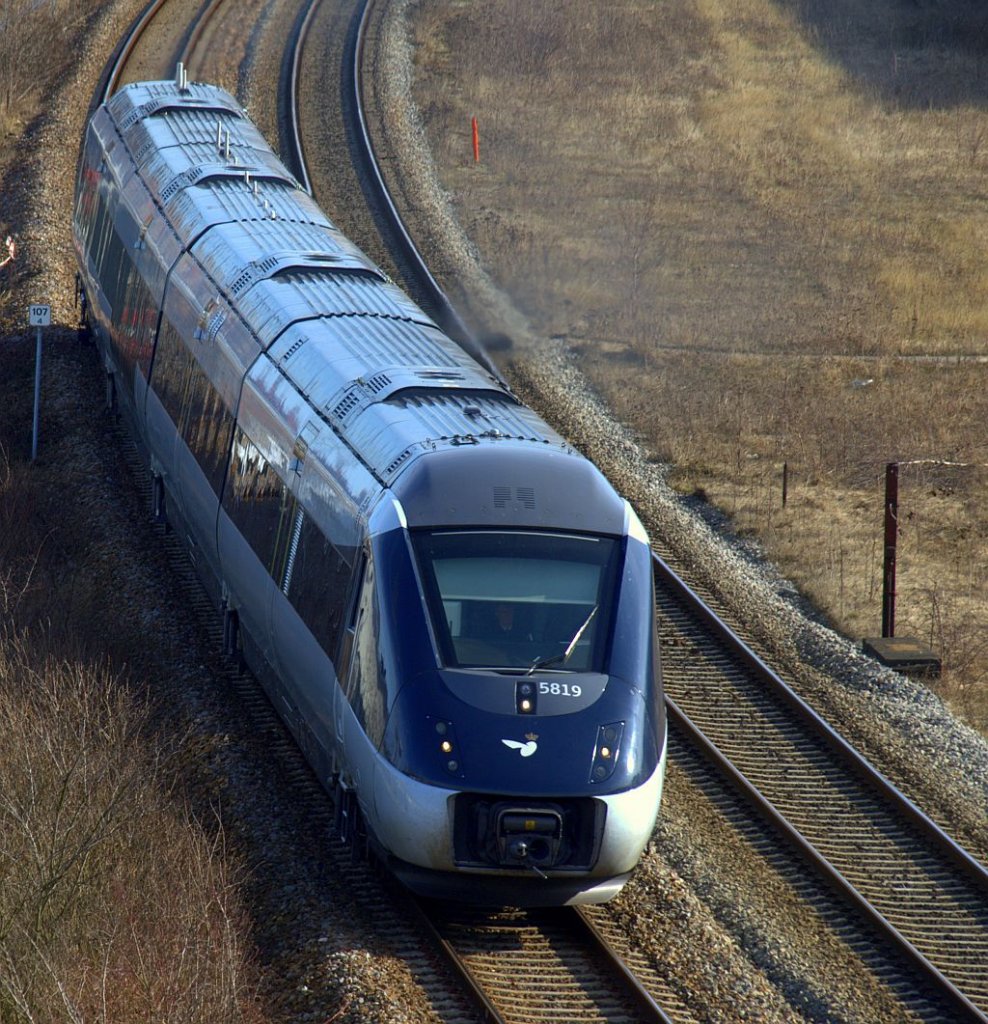 IC4 MG/MH 56/5819 kam aus Aalborg nach Aarhus gefahren. 16.03.2010