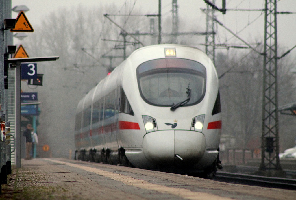 ICE-D 605 010/110/210 und 510, Tz 5510,  Wehrheim/Taunus  verlässt Schleswig Richtung Berlin. 13.04.2013 