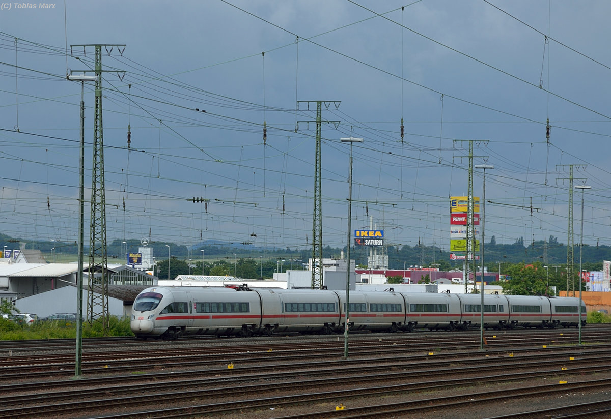 ICE-T bei der Durchfahrt durch Koblenz-L�tzel am 18.06.2016