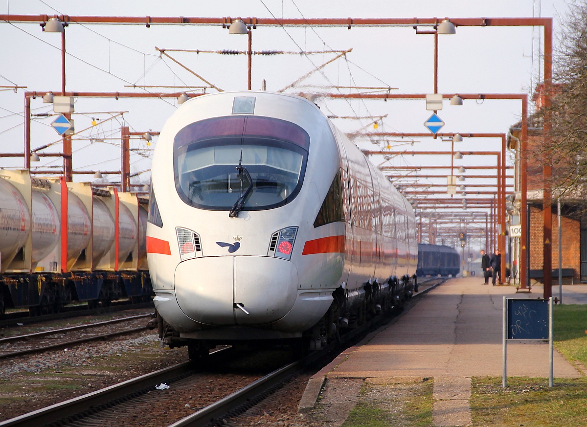 ICE-(T)D 0605 018  Jever  hat hier Einfahrt in Padborg. 27.02.2014