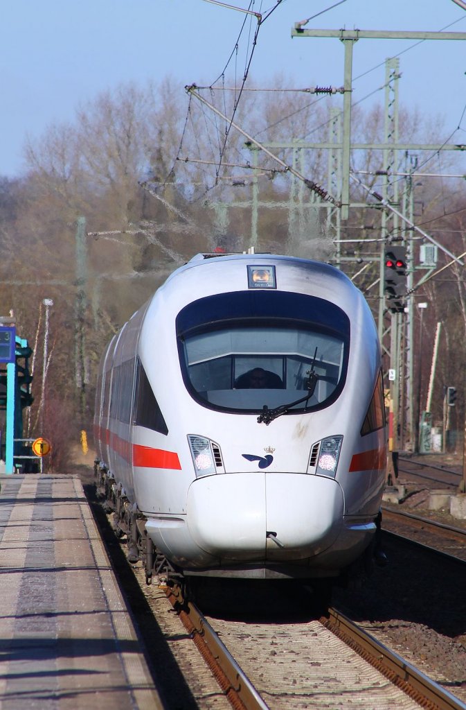 ICE-TD 605 005(Tz 5505)  Ostseebad Heringsdorf  verlässt hier Schleswig als ICE 381 nach Berlin Ostbahnhof. 01.03.2013