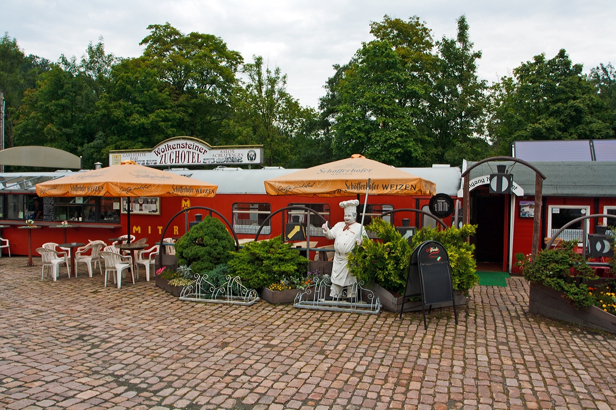 
Ich denke das Bild braucht keine Beschreibung......

Das Zughotel Wolkensten (Sachsen) am 26.08.2013