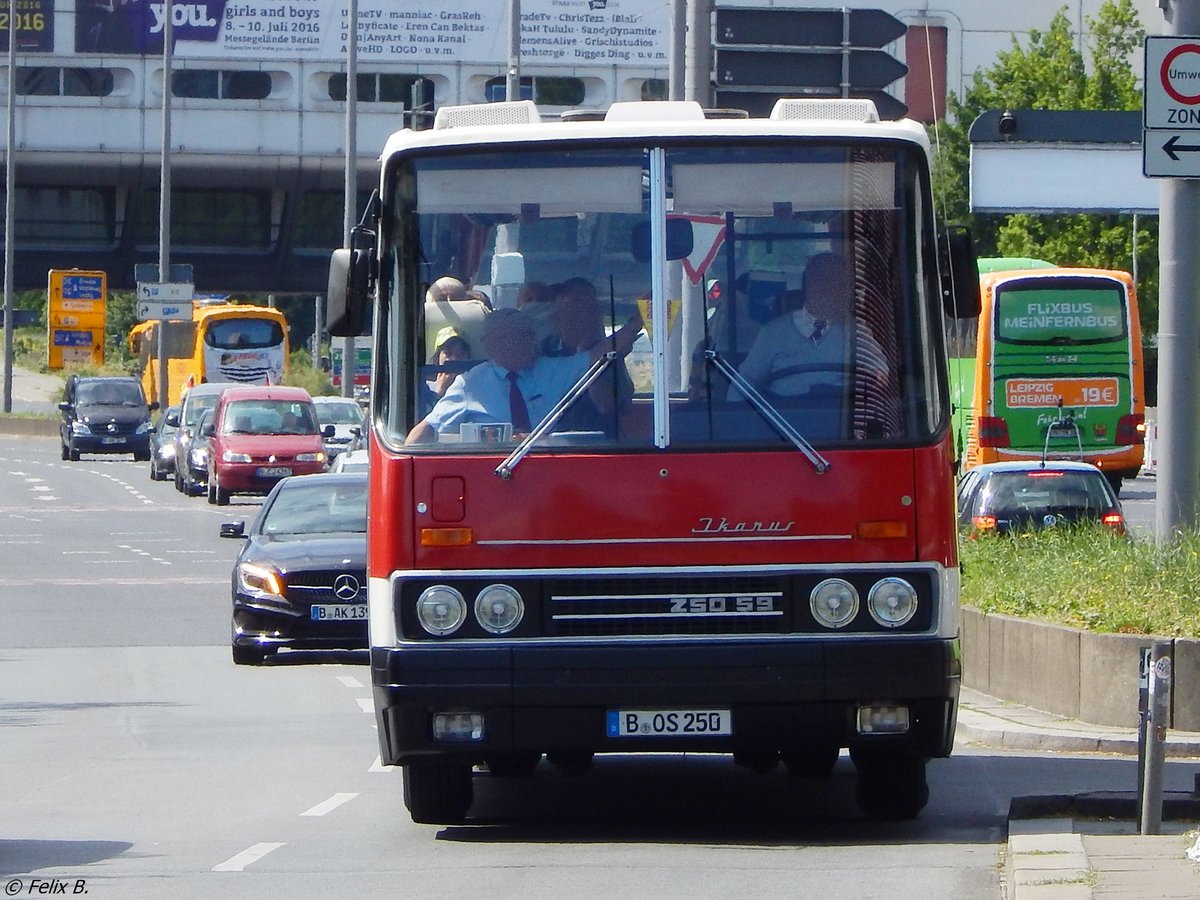 Ikarus 250.59 vom Oldtimer Bus Verein Berlin e.V. aus Deutschland in Berlin.