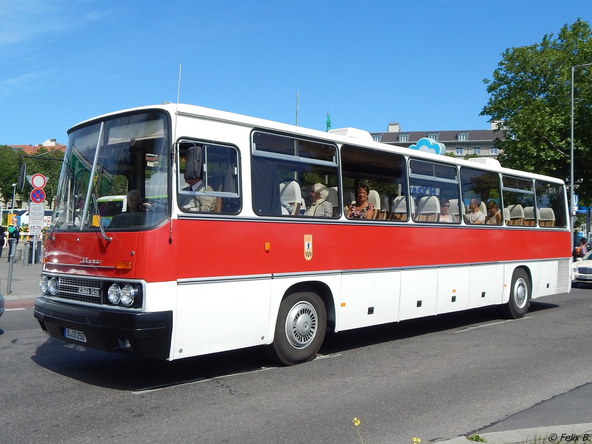 Ikarus 250.59 vom Oldtimer Bus Verein Berlin e.V. aus Deutschland in Berlin.