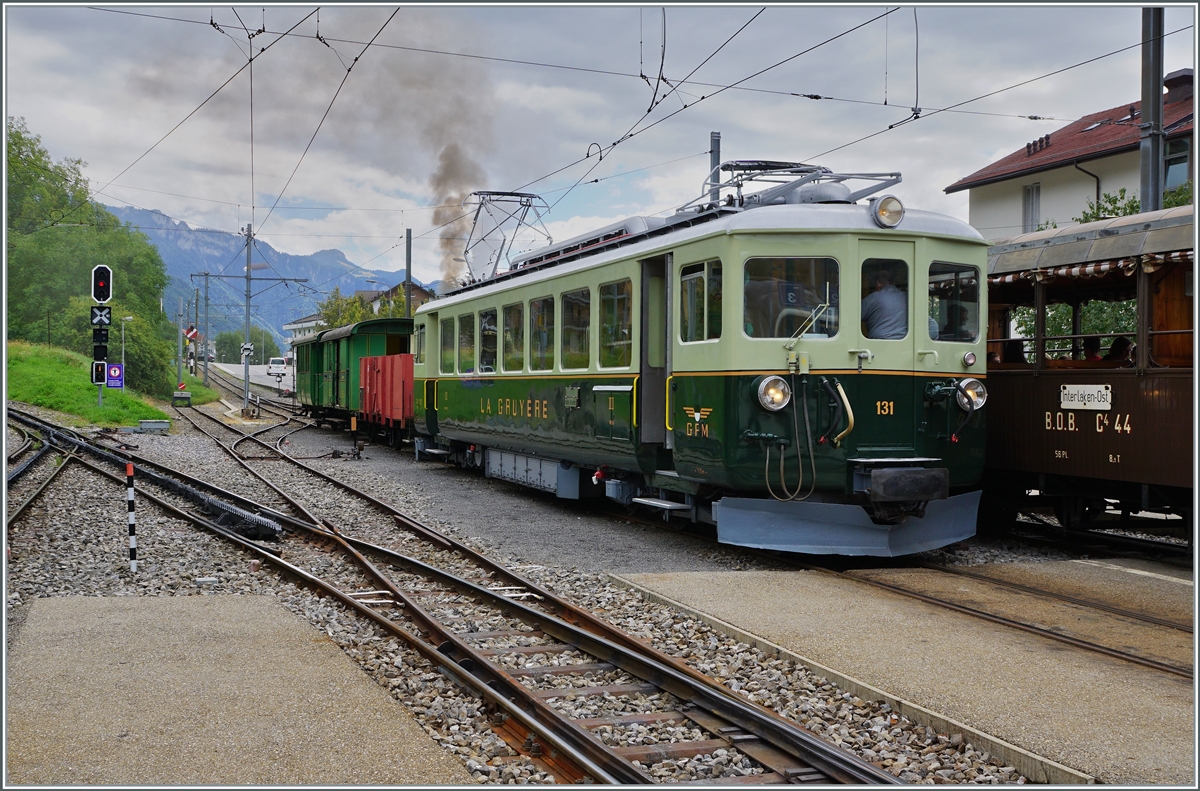  Il était une fois... les années 40 / Es war einmal: die 40er Jahre  Der GFM Historique Ce 4/4 131 (Baujahr 1943) ist in Blonay angekommen.

9. September 2022