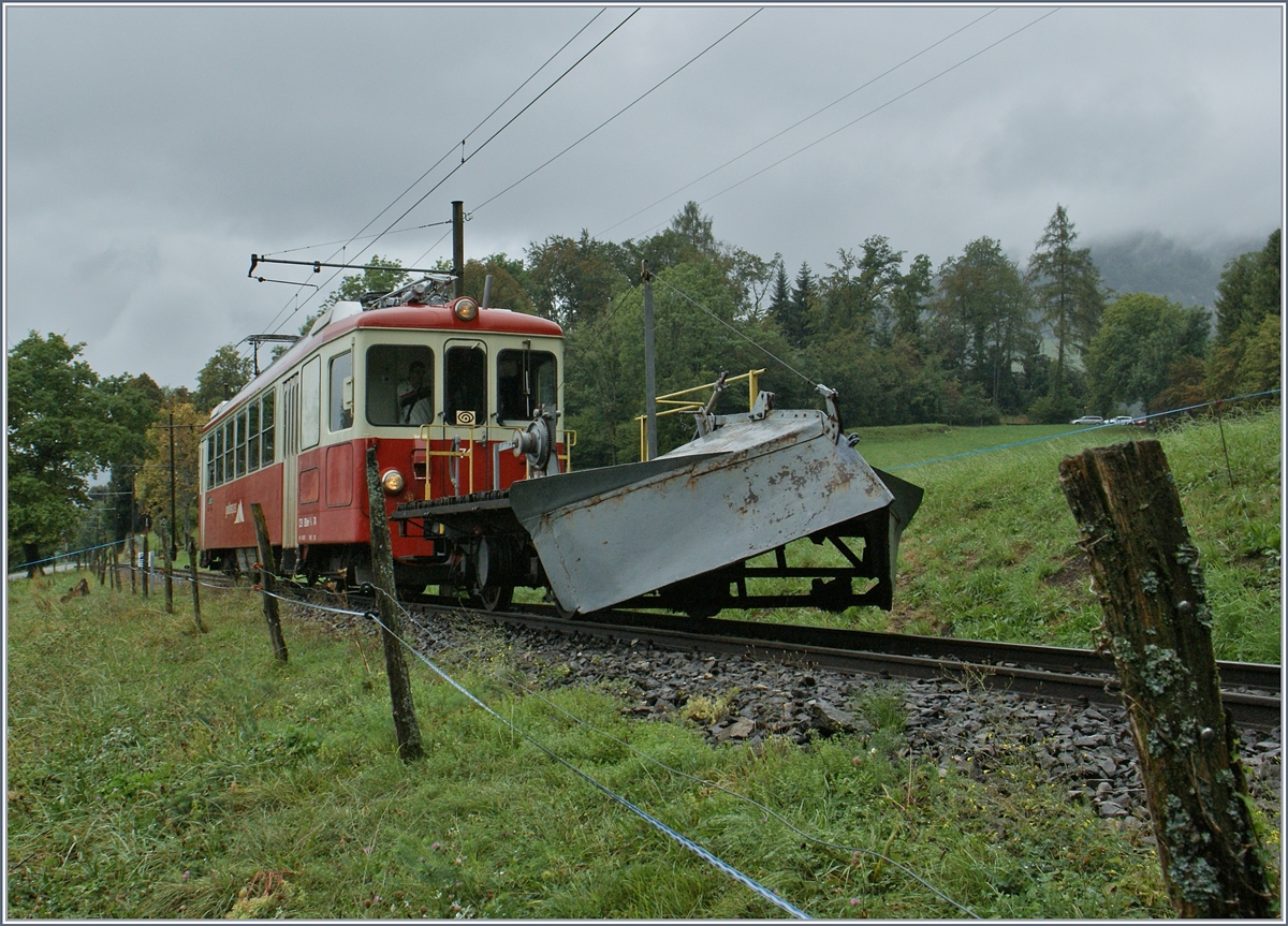  Il y a 50 ans... Le Blonay-Chamby  (50 Jahre Blonay Chamby Museumsbahn) - dazu gab es eine passende Fahrzeugparade mit Rollmaterial der Region: Den Schlusspunkt setzte der BDeh 2/4 74, wobei später der Schneepflug zu Seite gestellt wurde und der A7 solo oder mit passendem Bt zwischen Blonay und Chamby zum Einsatz kam.
Bei Chaulin, den 17. Sept. 2016