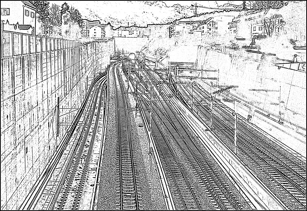 Im großen Einschnitt zu drei Tunnels -

Gleisanlagen und Überwerfungen südlich des Bahnhofes Zürich-Oerlikon. Gleich drei Tunnelröhren führen von hier zum Züricher Hauptbahnhof. 

Als erster wurde 1856 der Wipkingertunnel eröffnet, hinten links in erhöhter Lage ist das Portal zu erahnen.

Zunächst für den Güterverkehr wurde 1969 der 2,1 km lange Käferbergtunnel in Betrieb genommen (die beiden rechten Gleise auf dem Bildführen in diesen Tunnel). Mit den Bau des Hardturmviadukts in Richtung Hbf 1982 wird auch viel Personenverkehr durch diesen Tunnel abgewickelt. Über diese Tunnelstrecke fahren heute zahlreiche S-Bahnen zur Stammstrecke Hirschgrabentunnel mit dem Bahnhof Museumstraße am Hauptbahnhof.
 
2014 wurde schließlich der 4,8 km lange Weinbergtunnel fertiggestellt. Sein Portal liegt wiederum auf der linken Seite, etwas links unterhalb des Portales des Wipkingertunnels. Im Züricher Hauptbahnhof entstand dazu der viergleisige Tunnelbahnhof Löwenstraße. 

Zur Bearbeitung: Die Situation war nur durch eine verdreckte Glasscheibe zu fotografieren. Um die dadurch verursachten Störungen möglichst gering zu halten, habe ich mal diese Verfremdungsversuch gewählt.

13.03.2019