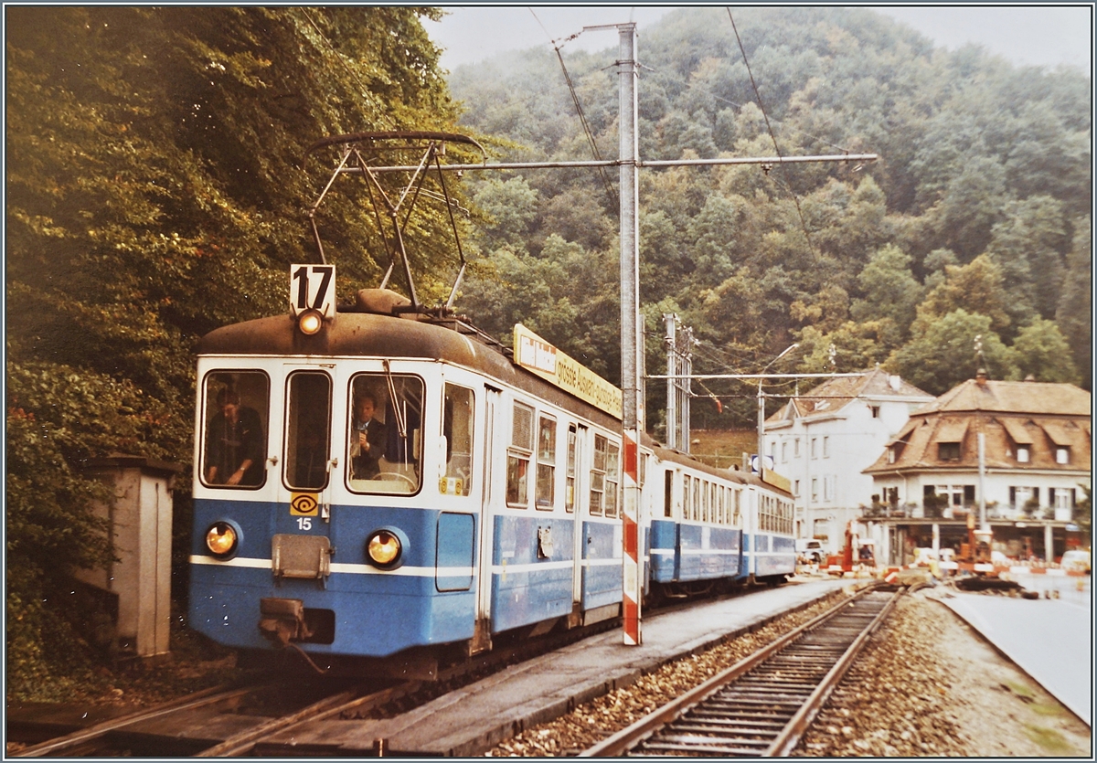Im Zusammenhang mit der TPC fällt bei Be 4/4 bzw. Bt der AOMC oder ASD oft der Begriff  ex Birsigtalbahn . Ich habe nun in meinem Archiv zwei Bilder gefunden, als die Be 4/4 noch bei der Birsigtalbahn im Einsatz standen: In Flüh Mariastein endet der Zug, die Strecke wird für den künftigen BLT Trambetrieb umgebaut und der Be 4/4 N° 15 wartet mit dem Bt 25 und einem Zwischenwagen auf die Abfahrt Richtung Basel Heuwaage. 6. Sept. 1984