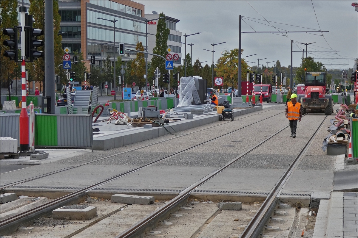 Impressionen der Straenbahnbaustelle auf dem Plateau du Kirchberg. (Hans) 04.10.2017