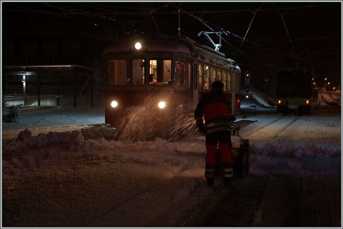 In Blonay wird Schnee geräumt.
27. Jan. 2015