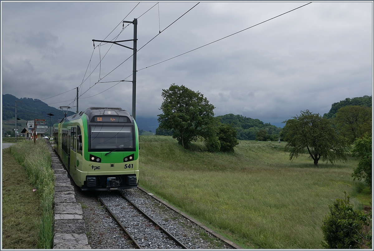 In der Gegenrichtung verkehrt der TPC Beh 2/6 541. 

14. Mai 2020 