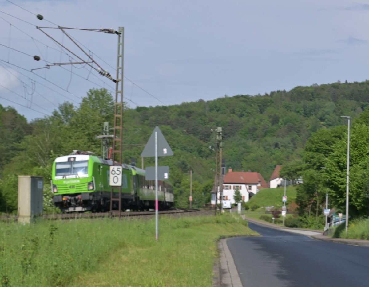 In Krommenthal im Bogen kam unerwartet eine 193 von Flixtrain gen Aschaffenburg gefahren am 19.5.2024