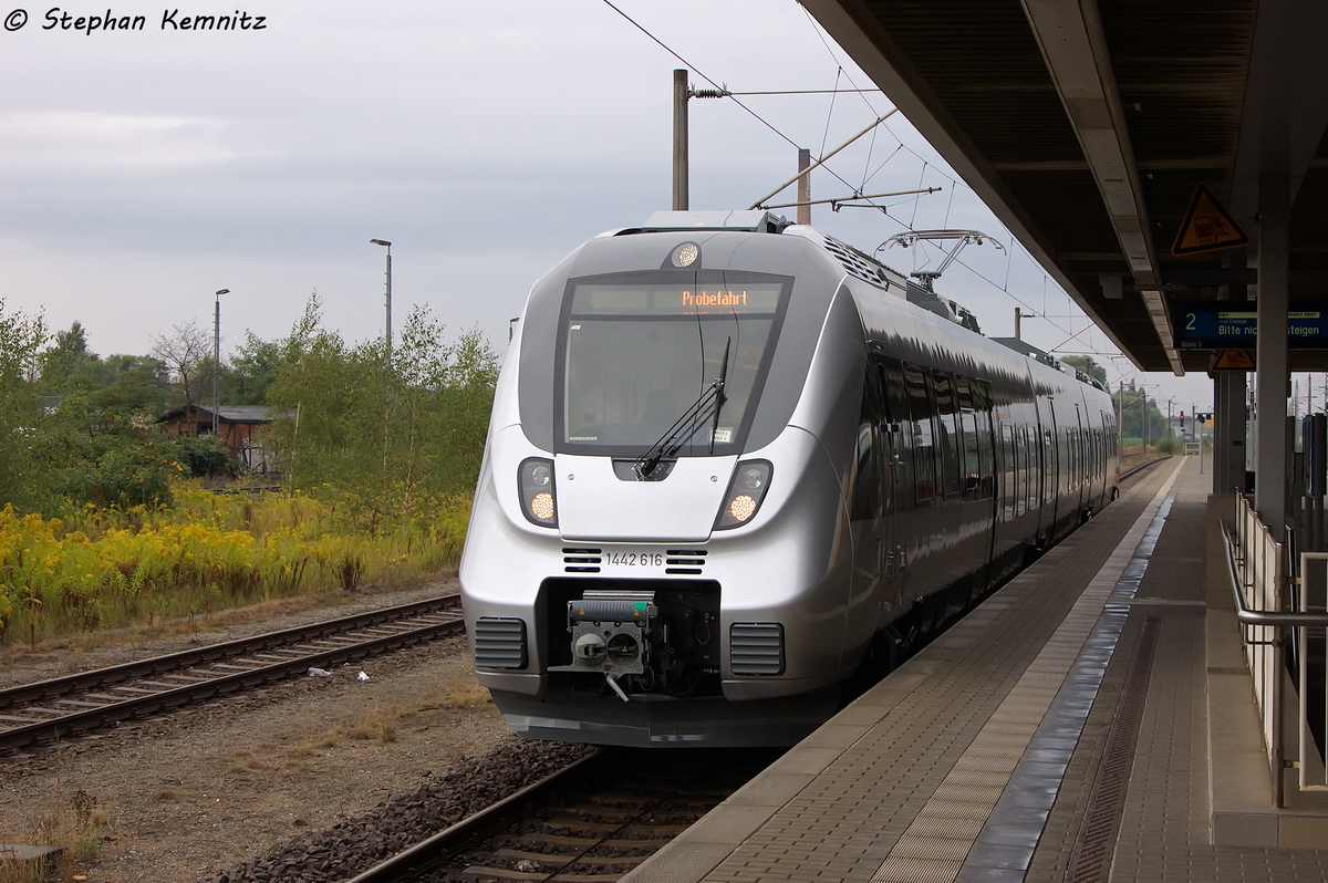 In Rathenow stand die 1442 616-7 fr die S-Bahn Mitteldeutschland. 10.09.2013