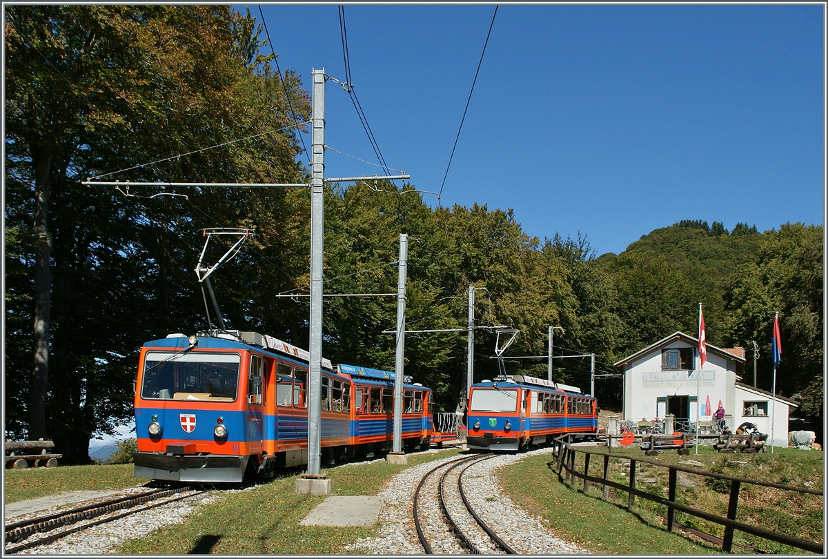 In der Regel kreuzen sich die berg- und talwärtsfahrenden Züge jeweils in Bellavista. 
15. Sept. 2013