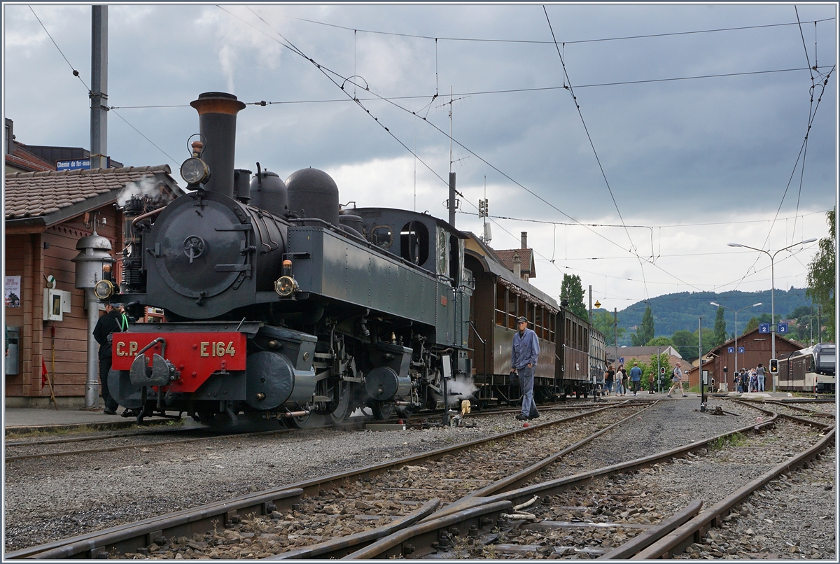  Internationales  bei der Blonay-Chamby Bahn: die prchtige CP E 164 Mallet konnte beim 50 jhrigen B-C Jubilum im Einsatz bewundert werden. 

20. Mai 2018