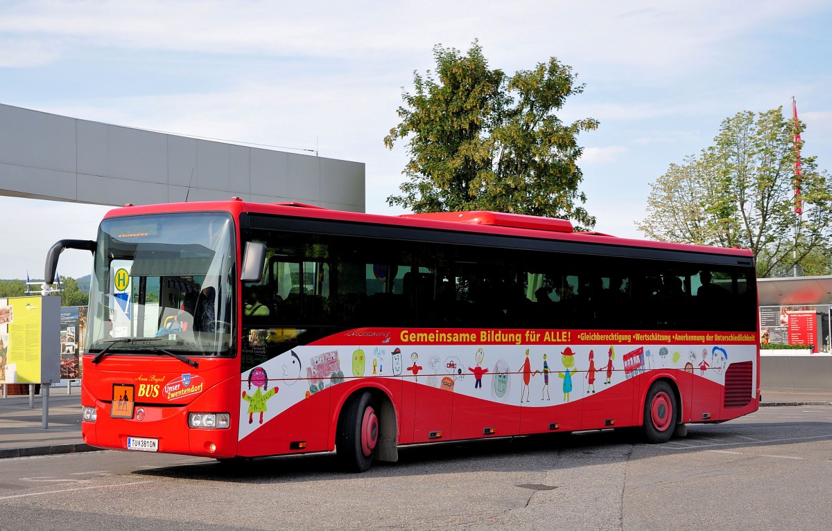 Irisbus Crossway aus Niedersterreich im Juni 2015 in Krems gesehen.