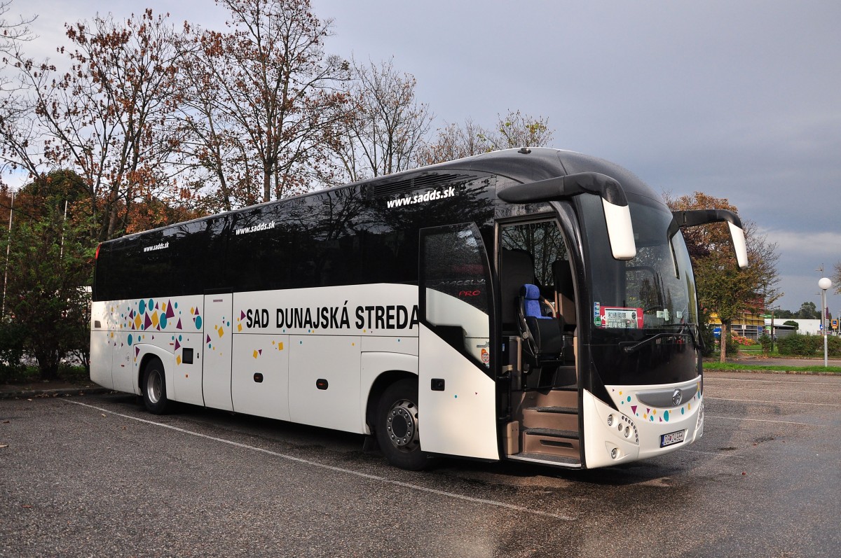 Irisbus Magelys Pro aus der CZ am 25.9.2014 in Krems.