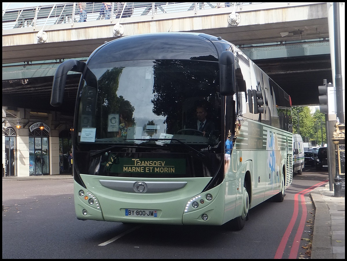 Irisbus Magelys Pro von Transdev - Marne et Morin aus Frankreich in London.