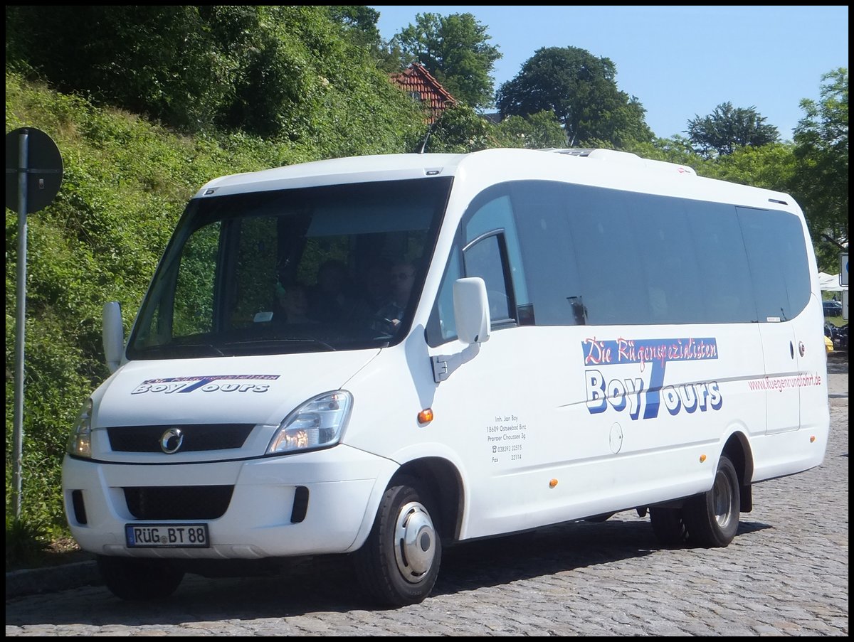 Irisbus Sunrise von BoyTours aus Deutschland im Stadthafen Sassnitz.