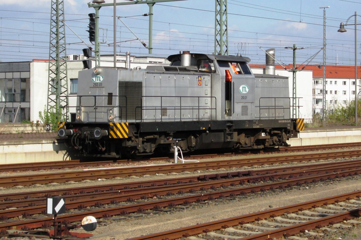 ITL 293-01 steht am 11 April 2014 in Dresden Hbf.