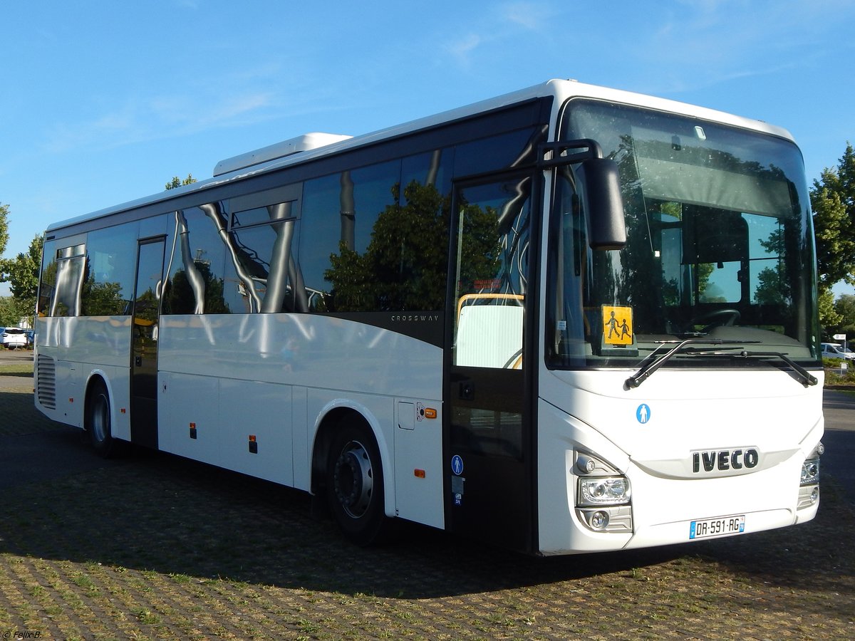 Iveco Crossway aus Frankreich am Europapark Rust.