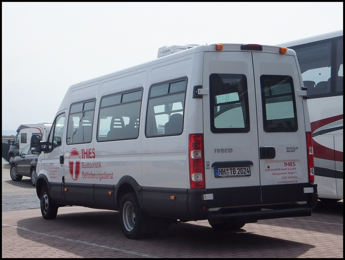 Iveco Daily von Thies aus Deutschland im Stadthafen Sassnitz.