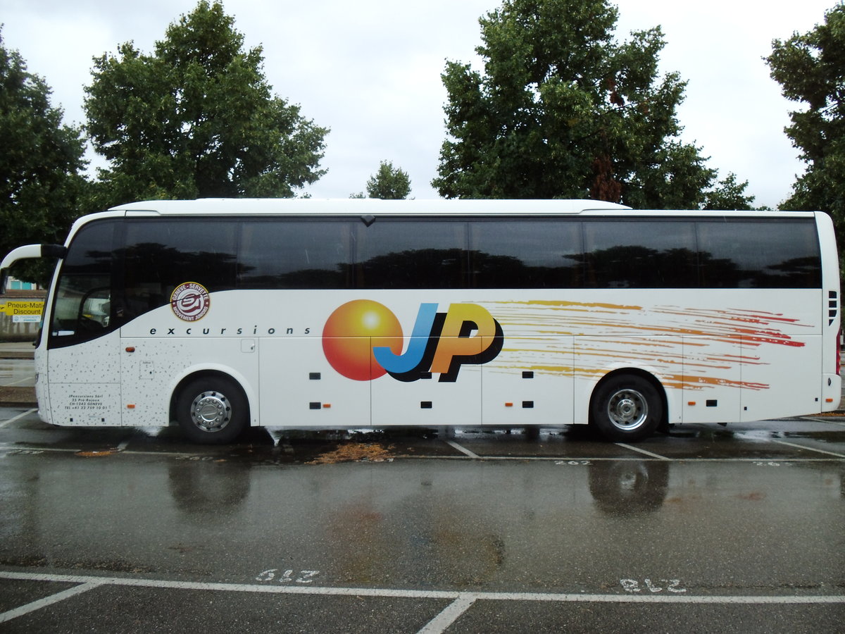 JP excursions, Genve - Volvo 9700 am 13. August 2014 in Neuchtel (Aufnahme: Martin Beyer)