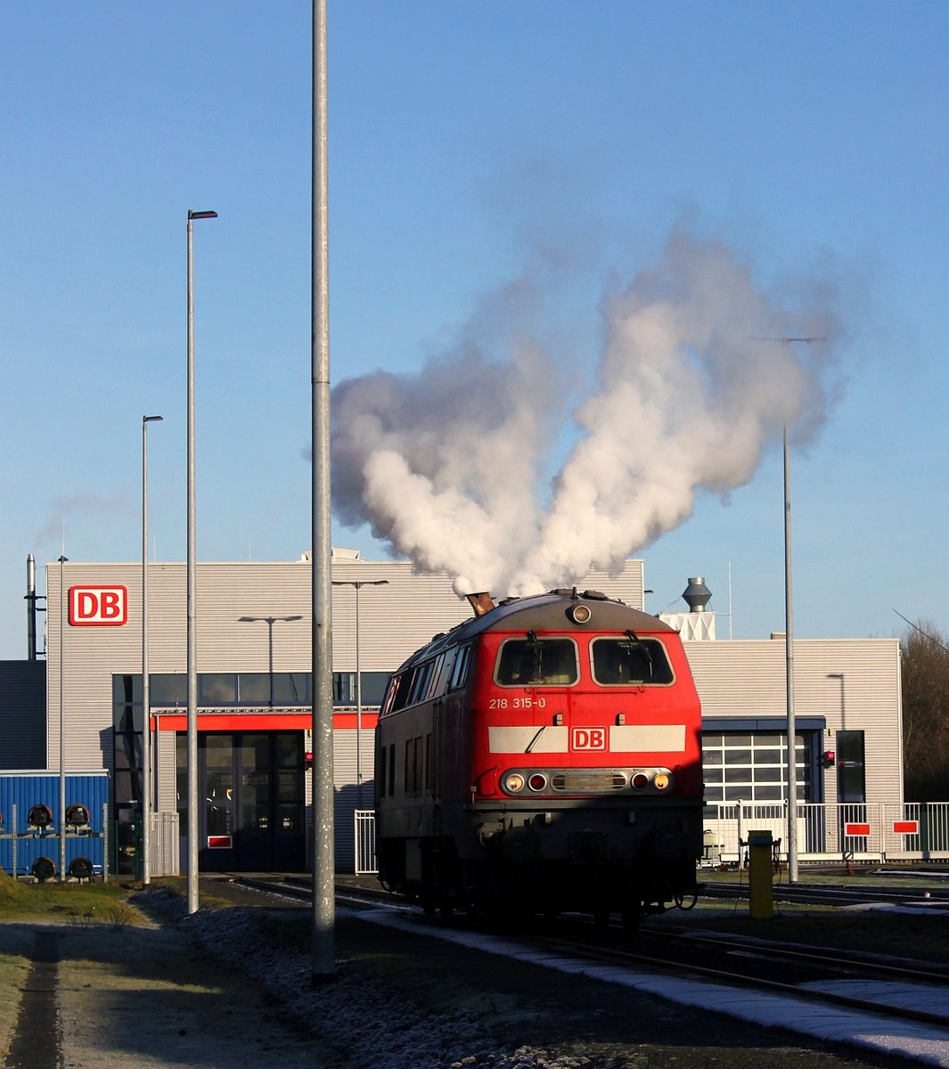 Kalt-Start-Versuch der 218 315-0 im Bw Niebüll. 17.12.2017