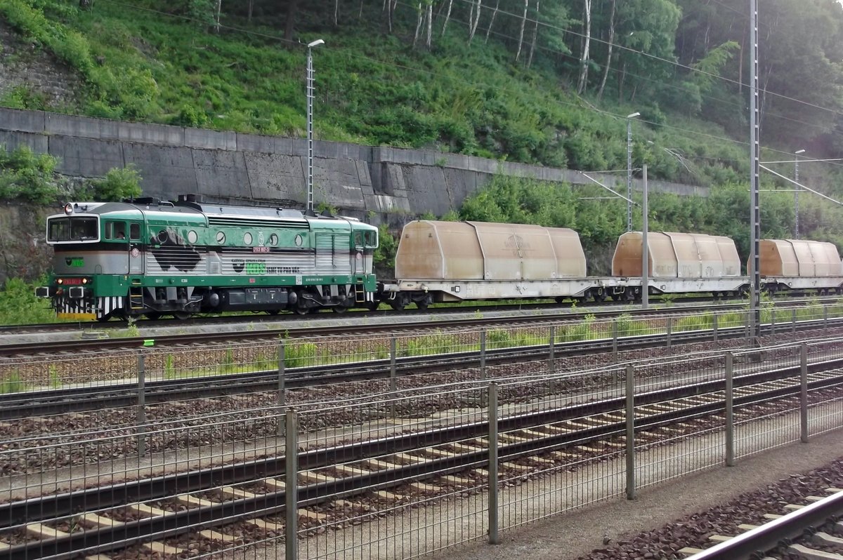 KDS 753 197 steht am 8 April 2018 in Bad Schandau. 