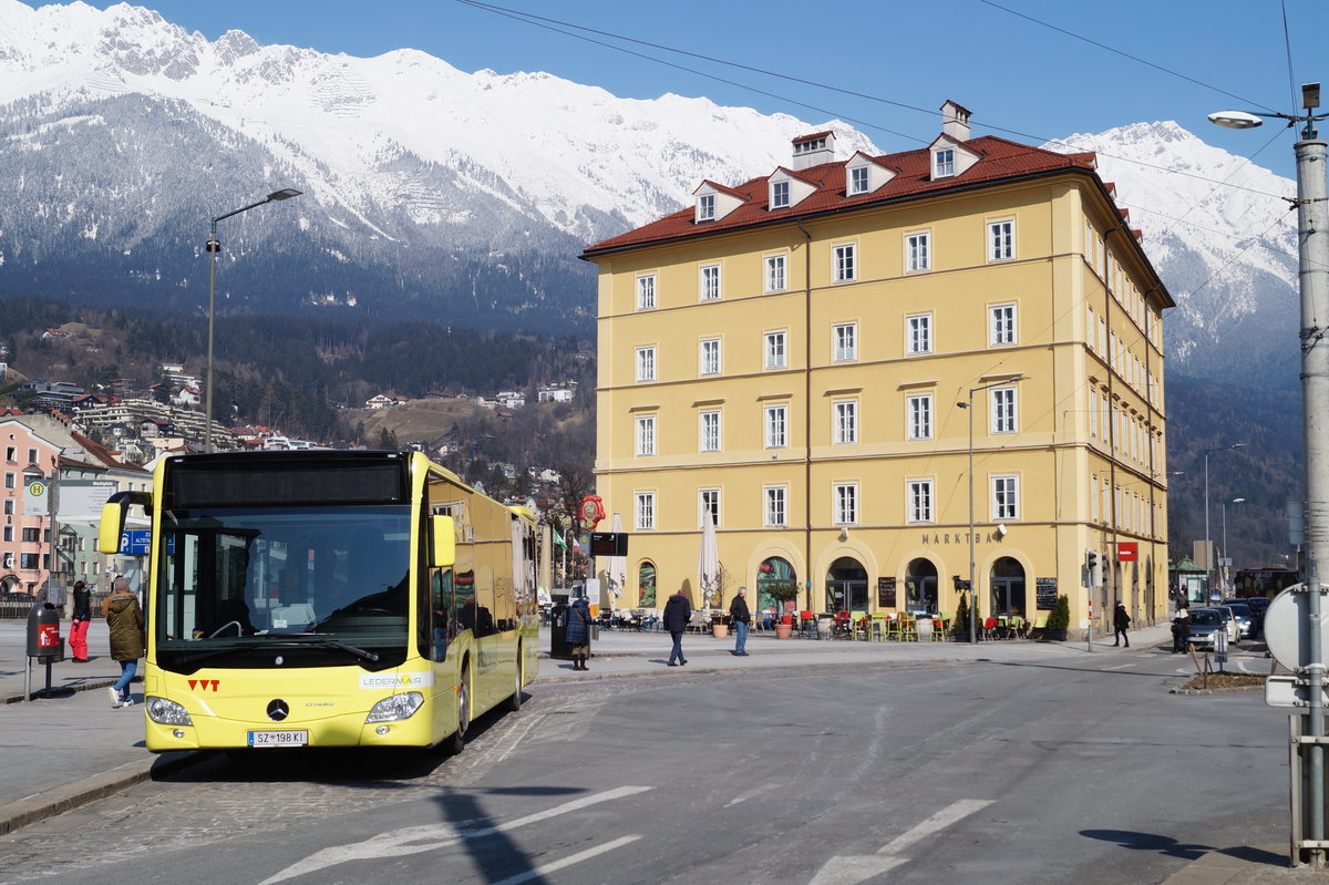 Kennzeichen: SZ-198KI (A)
Bustyp: Mercedes Citaro
Ort: Innsbruck
Land: Österreich
Datum: 28.02.2018

Ledermair Verkehrsbetriebe als Bus W Richtung Alpenzoo am Marktplatz/Innrain.