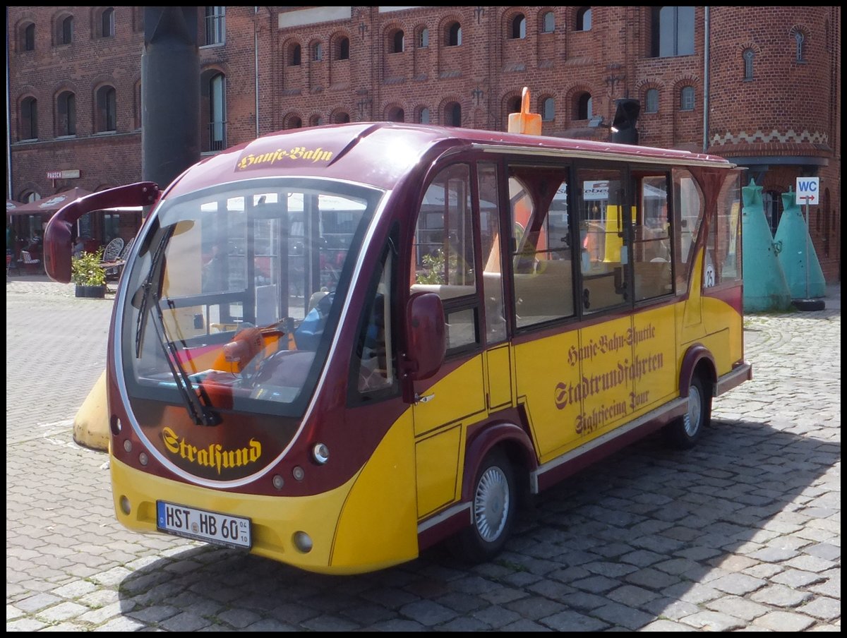 Kleinbus von Hanse-Bahn in Stralsund. 