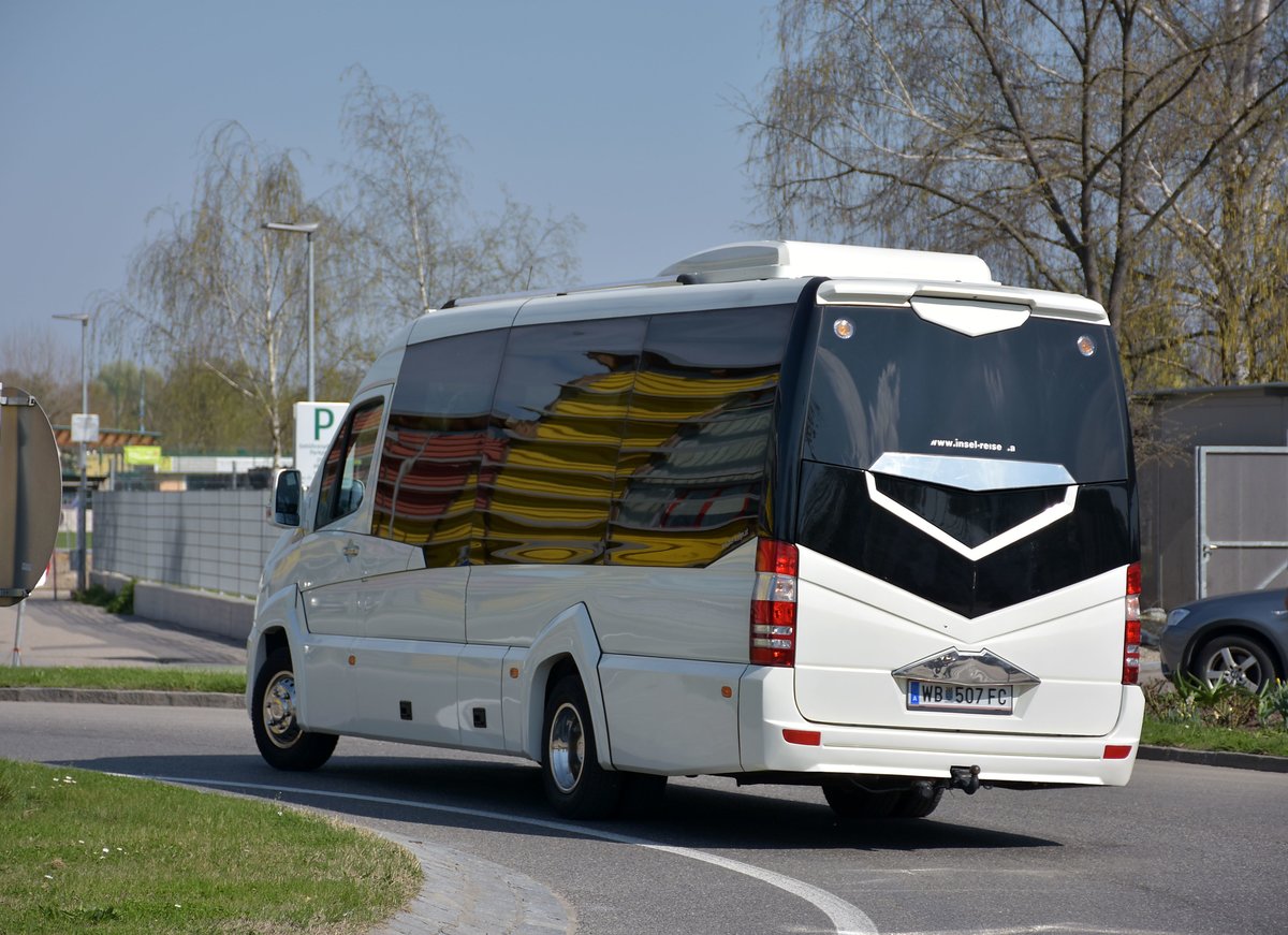 Kleinbus Mercedes Sprinter von  Insel-Reise  aus sterreich in Krems.