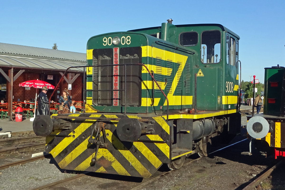 Kleinloklein 9008 der SNCB ist heute ein Museumsexponat der CFV3V geworden und geniesst die herrlichen Sonne in Mariembourg  am 21 September 2019. Dieser Typ wurde später zum Reihe 91.