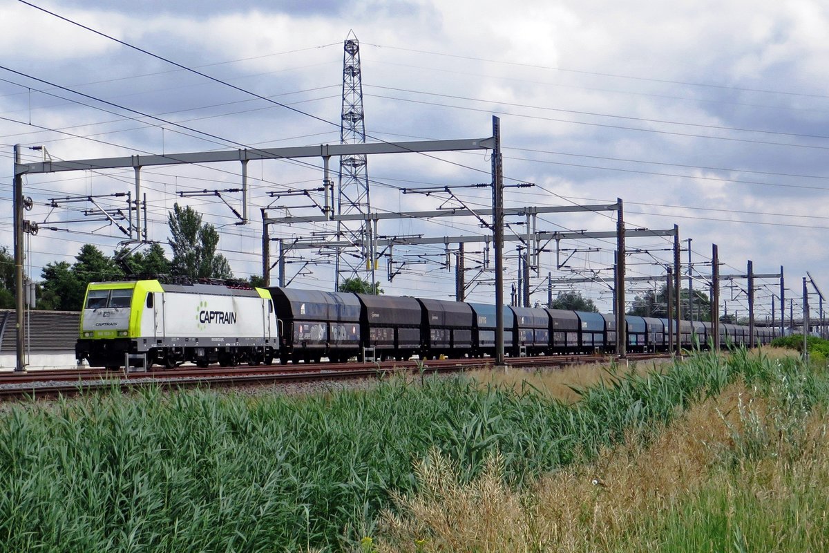 Kohlezug mit CT 186 153 durchfahrt am sonnigen 18.Juni 2020 Valburg.