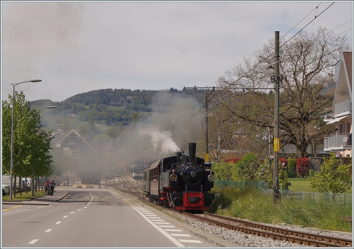 Kräftig dampfend und rauchend verlässt die Blonay-Chamby G 2x 2/2 105 Blonay in Richtung Chaulin. 

9. Mai 2021