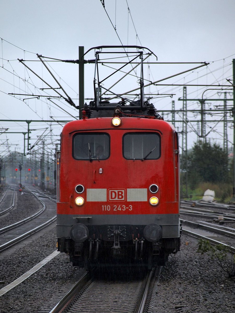 Längst Geschichte..E10 243/ 110 243-3 HH-Harburg 26.09.2010 II