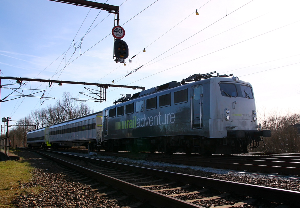 Lang erwartete Ankunft...um 14.47h war es so weit, die Railadventure 139 558-1 kam mit ihren beiden Hilfswagen(Typ Habfis HU/EPDX/07.03.14)in Padborg an, Zweck des Besuchs, die Abholung der Unfalllok 189 115. Padborg 08.03.2014