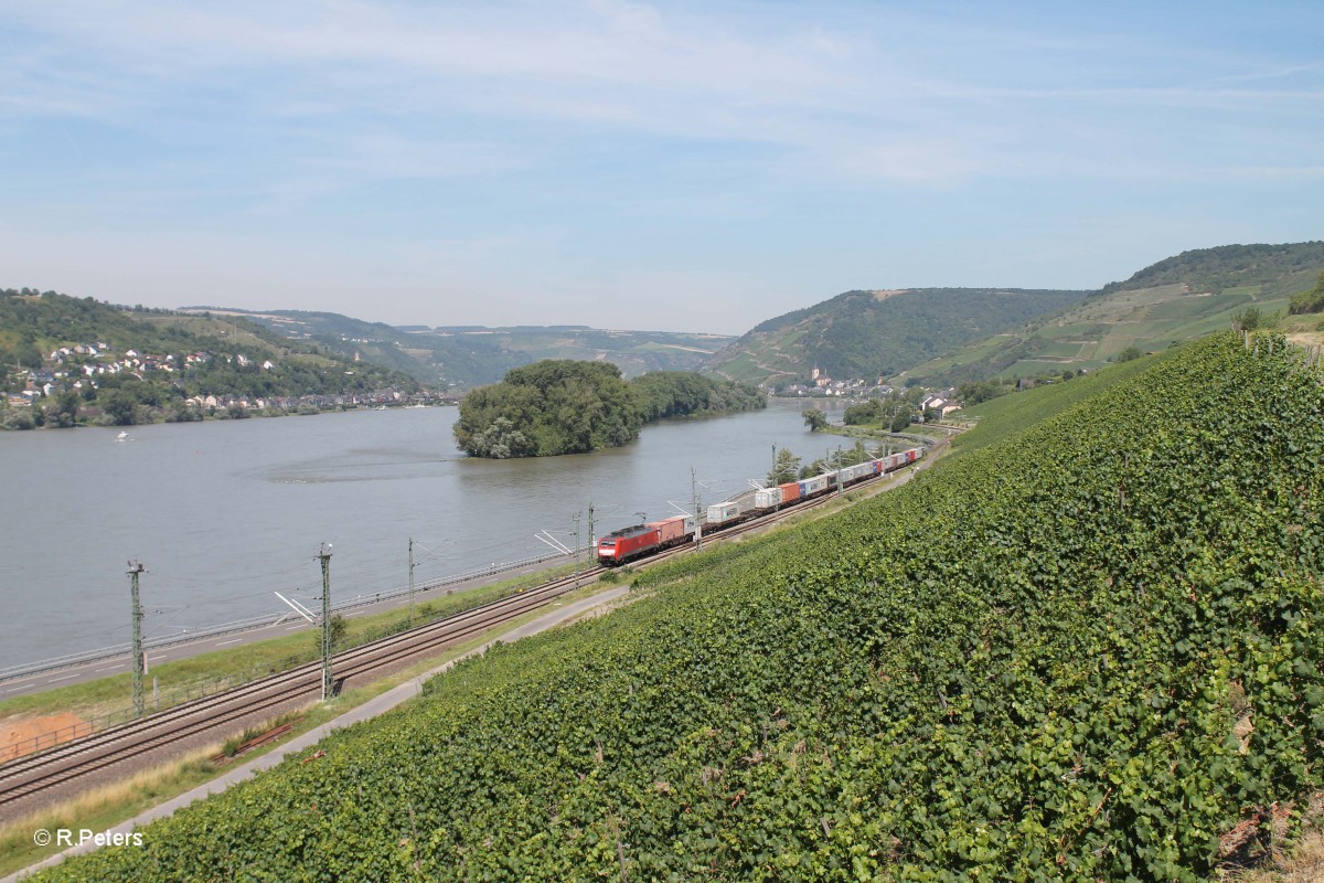 Latz 189 068 mit einem Containerzug bei Lorch am Rhein. 18.07.14