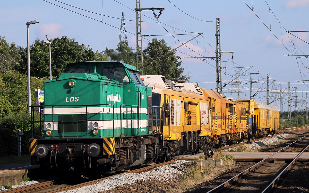 LDS/Schweerbau 203 127-6, REV/LS X/31.07.14, Verl 1/31.07.21, Verl 2/31.07.22 mit dem DGV 88585 aus Lüneburg kommend hat Einfahrt im Zielbahnhof Jübek. 04.09.2021 III