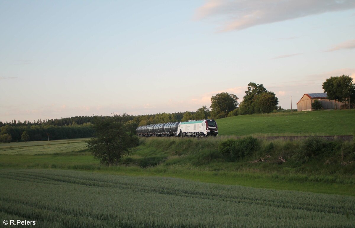 LEG 159 228 zieht am Abend den Kesselzug nach Sand Bayern bei Escheldorf. 21.06.21