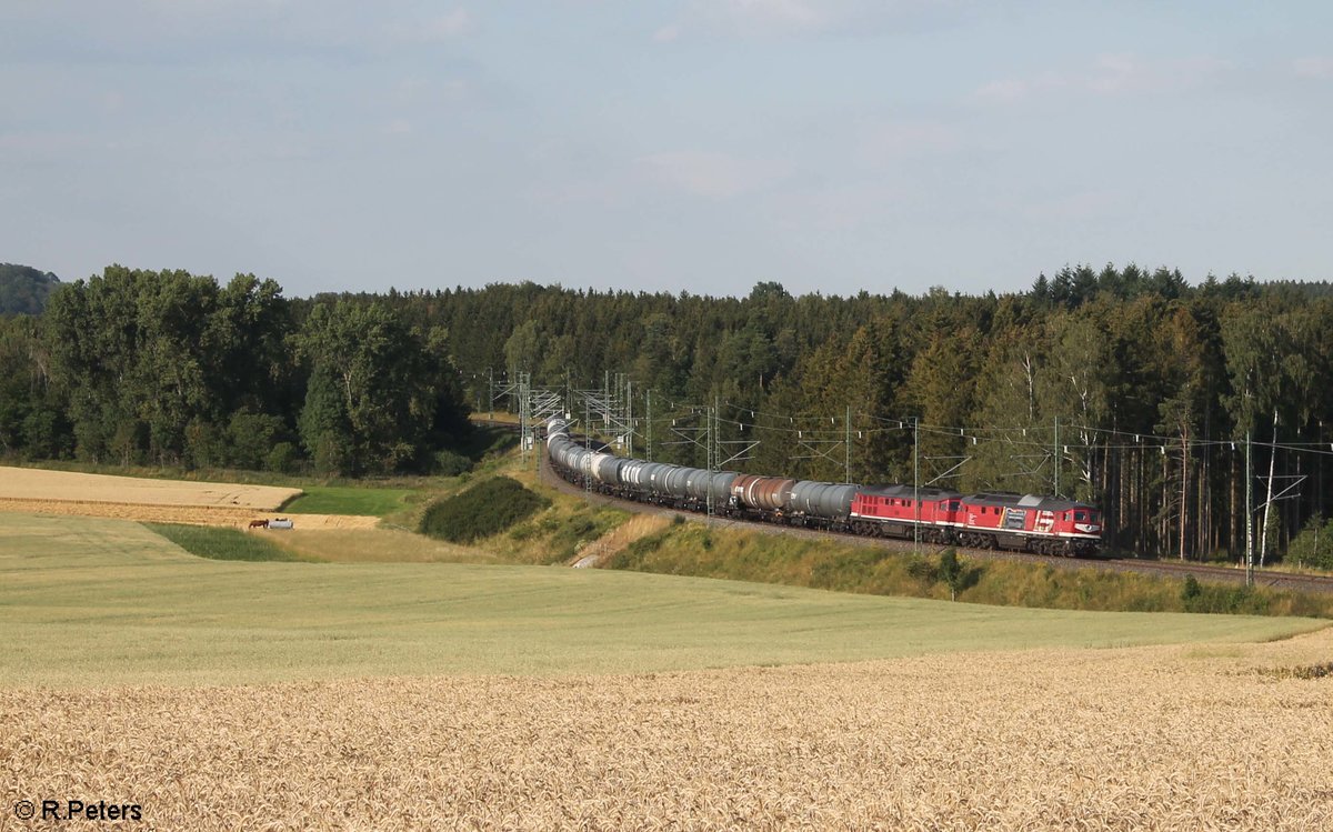 LEG 232 182 + 232 238 mit DGS 95451 Bitterfeld - Neustadt/Donau bei Unterhartmannsreuth kurz vor Feilitzsch und hat schon die Bayrische Landesgrenze erreicht. 23.07.20