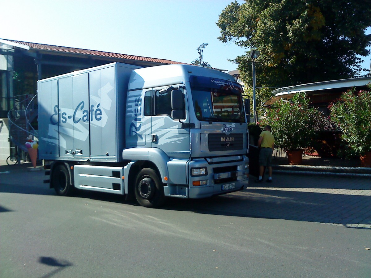 LKW MAN TGA mit Khlkofferaufbau auf dem Wurstmarktgelnde am 04.09.2013