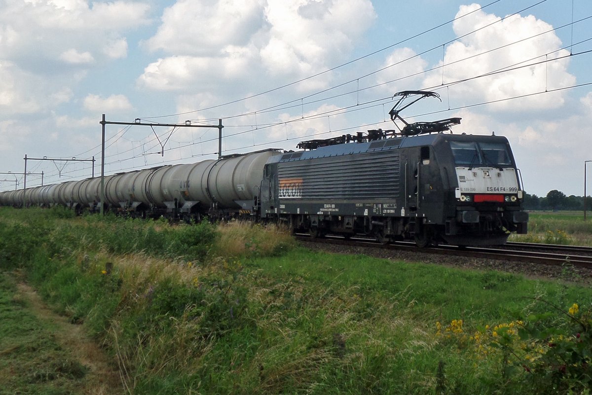 LOCON 189 099 durchfahrt Horst-Sevenum am 18 Juli 2016.